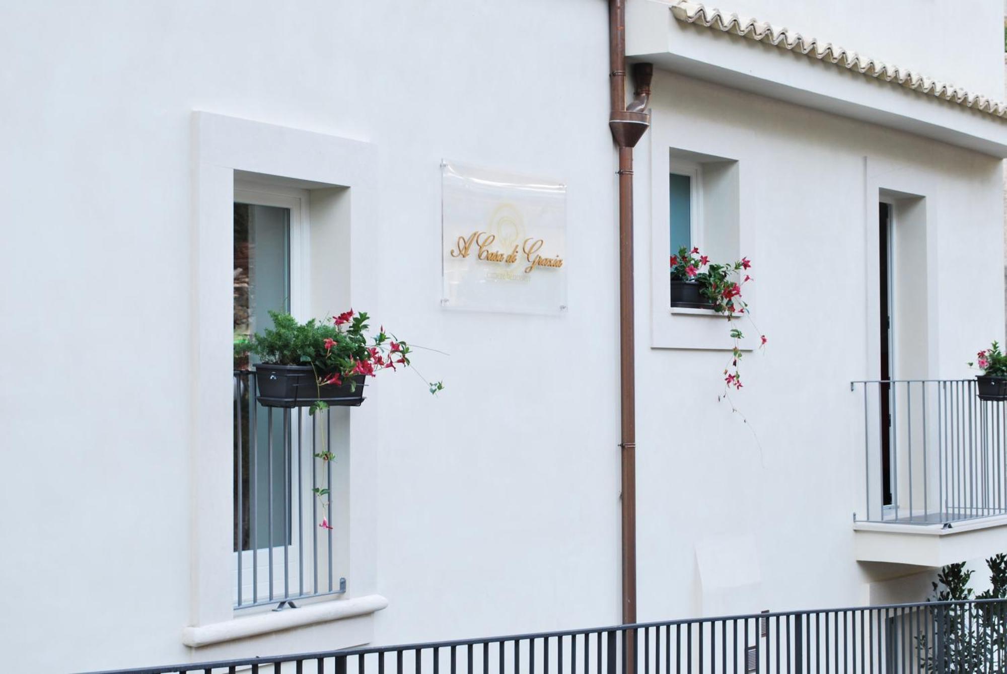 A Casa Di Grazia Bed & Breakfast รากูซา ภายนอก รูปภาพ
